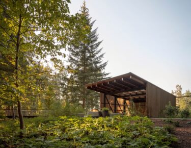 Leach Botanical Garden - Upper Garden by Olson Kundig Photo by Aaron Leitz